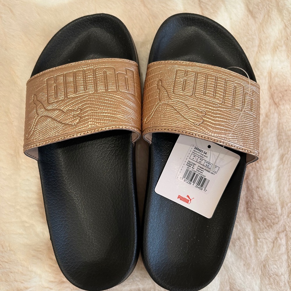 New woman PUMA slides sandals size 6.5